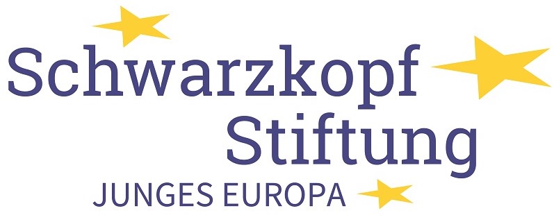 Logo der Schwarzkopf Stiftung Junges Europa, Lila Schriftzug auf weißem Grund, daneben drei gelbe Sterne verteilt